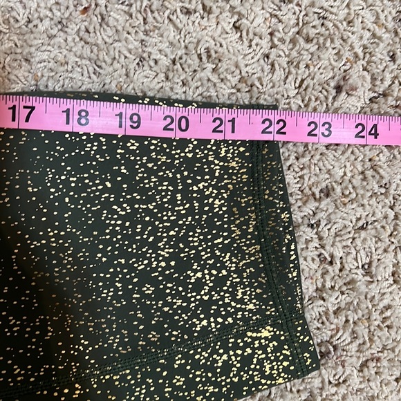 Torrid Active Performance Core Crop Leggings With Side Pockets (3) - Picture 10 of 11